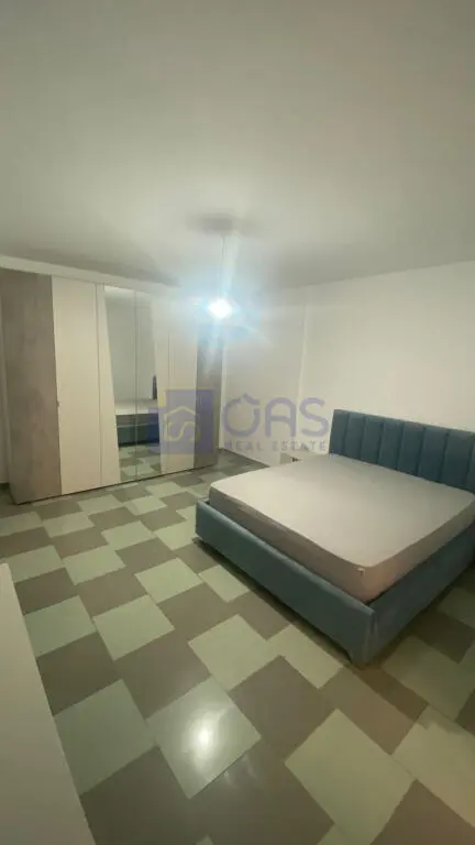Apartament 1+1 me qera në Rruga e Elbasanit, Tiranë, 70 m²