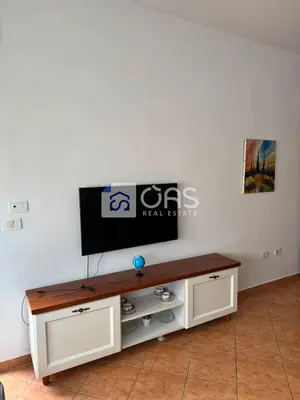 Appartamento 1+1 in affitto a Komuna e Parisit, Tirana, 70 m². Foto 3 di 7