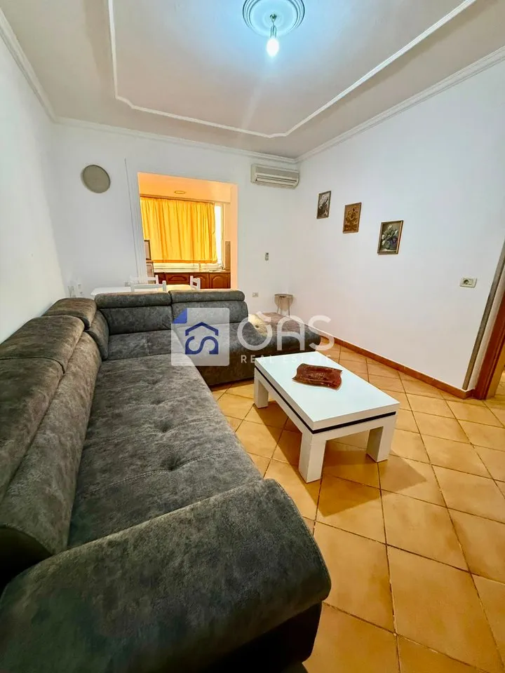 Apartament 2+1 me qera në Rruga Bardhyl, Tiranë, 80 m². Foto 1 nga 11