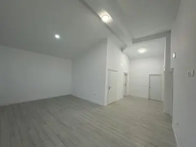 Vilë me qera në Mjull Bathore, Tiranë, 500 m². Foto 3 nga 10