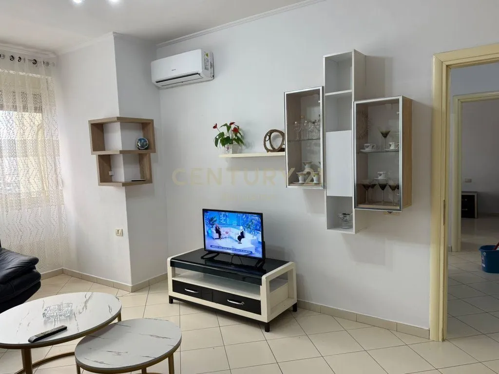 Apartment 2+1 for rent in Rruga Mujo Ulqinaku, Durrës, 87 m². Photo 1 of 10