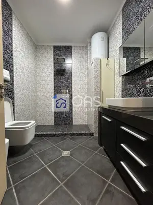 Appartamento 1+1 in affitto a Komuna e Parisit, Tirana, 77 m². Foto 3 di 4