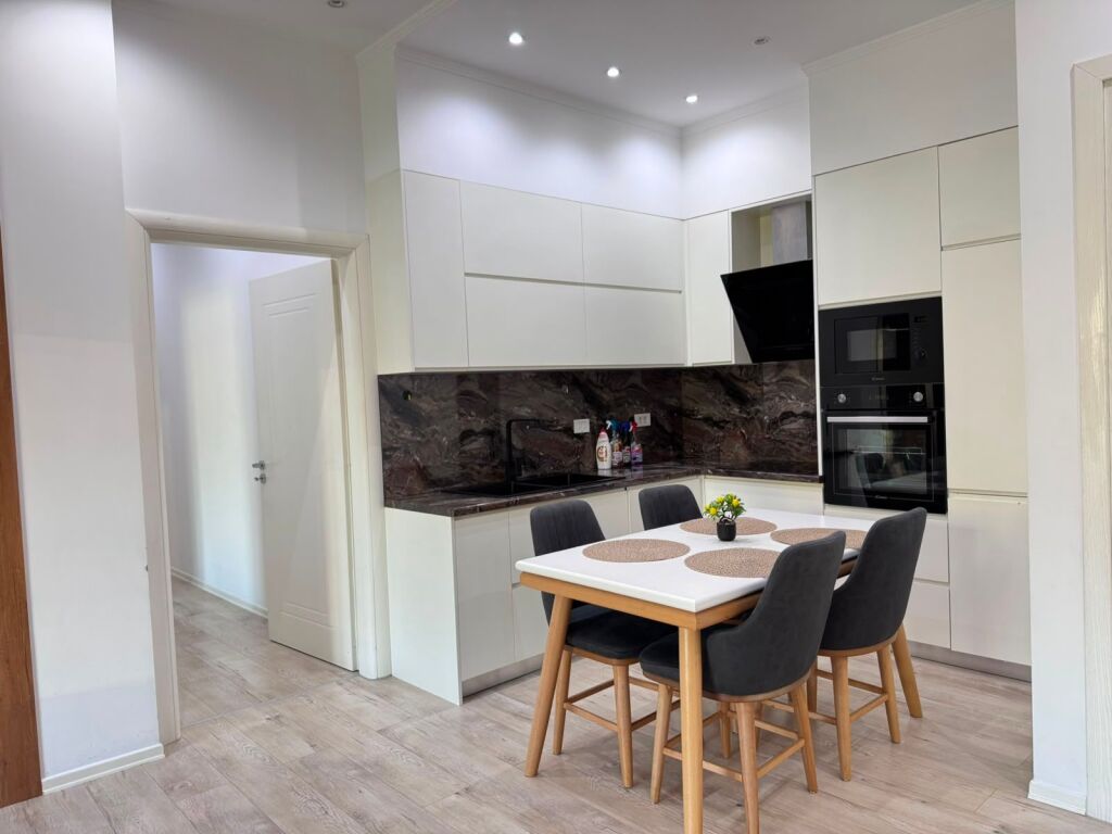 Appartamento 2+1 in affitto a Liqeni i Thatë, Tirana, 90 m². Foto 2 di 3