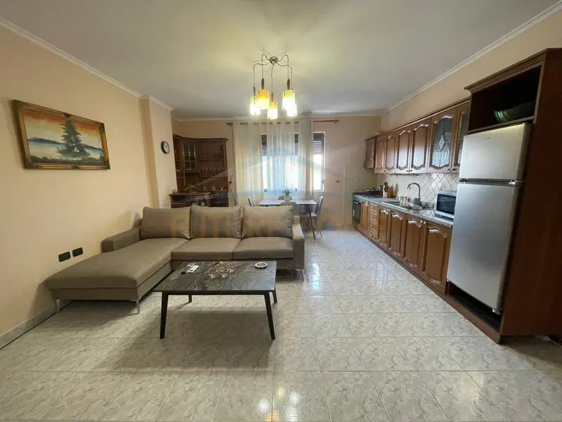 Apartament 2+1 me qera në Rruga Egnatia, Durrës, 111 m²