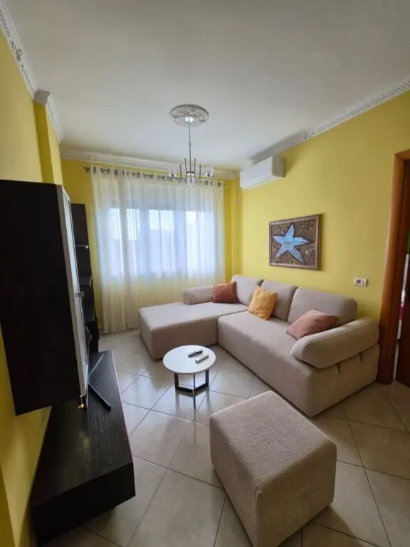Appartamento 1+1 in affitto ad Unaza e Re, Tirana, 60 m²