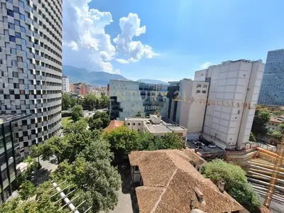 Zyrë me qera në Parlamenti, Tiranë, 150 m². Foto 8 nga 9