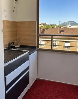 Appartamento 1+1 in affitto a Medreseja, Tirana, 55 m². Foto 3 di 5