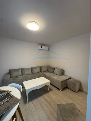 Apartament 1+1 me qera në Rruga e Dibrës, Tiranë, 56 m². Foto 1 nga 7