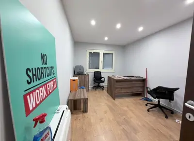 Ufficio in affitto a Rruga e Kavajës, Tirana, 110 m². Foto 4 di 7
