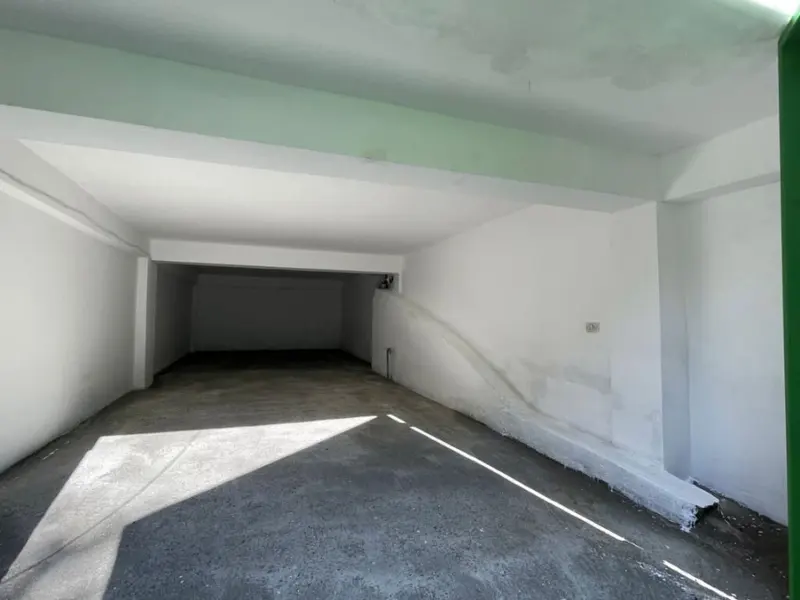 Garazh me qera në Qendër, Durrës, 40 m²