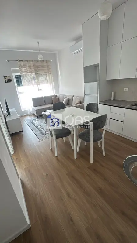 Appartamento 1+1 in affitto ad Ali Demi, Tirana, 52 m²