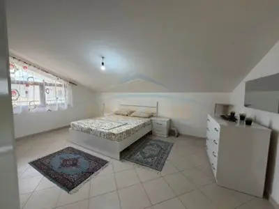 Shtëpi private 2+1 me qera në Rruga Ramazan Njala, Durrës, 80 m². Foto 2 nga 5