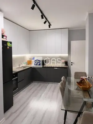Appartamento 1+1 in affitto a Liqeni i Thatë, Tirana, 65 m². Foto 2 di 8