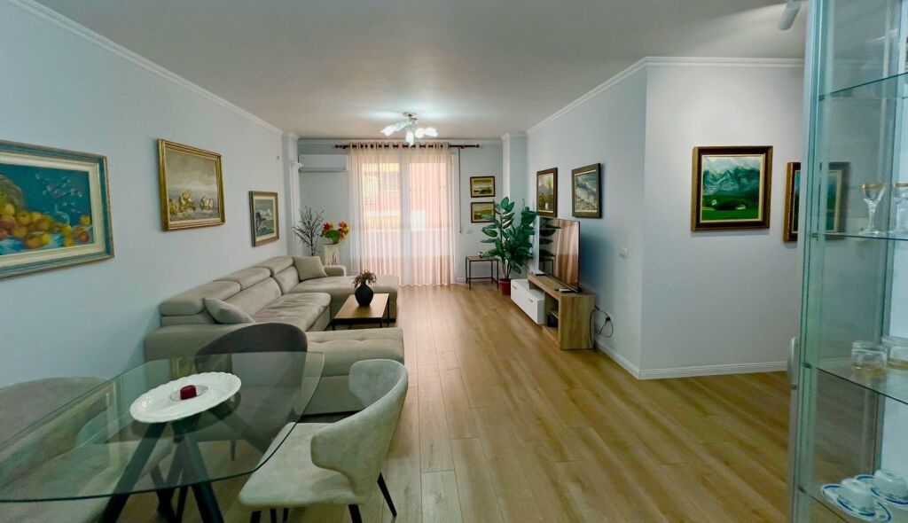 Appartamento 1+1 in affitto a Rruga e Elbasanit, Tirana, 82 m²