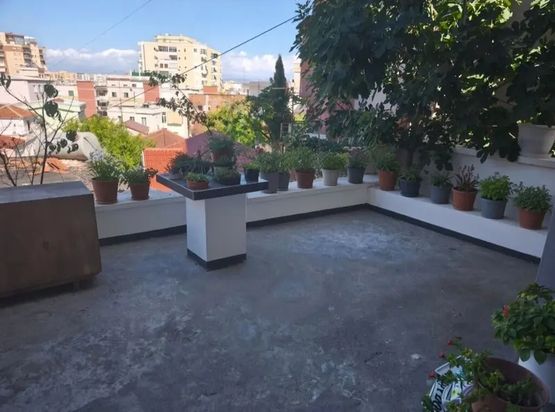 Appartamento 2+1 in affitto a Prefektura, Durazzo, 100 m²
