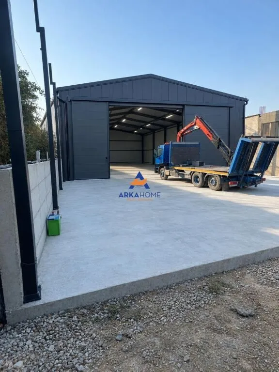 Warehouse for rent in Mëzez, Tirana, 300 m². Photo 1 of 1