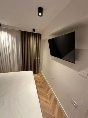 Apartament 2+1 me qera në Tregu Elektrik, Tiranë, 90 m². Foto 2 nga 9