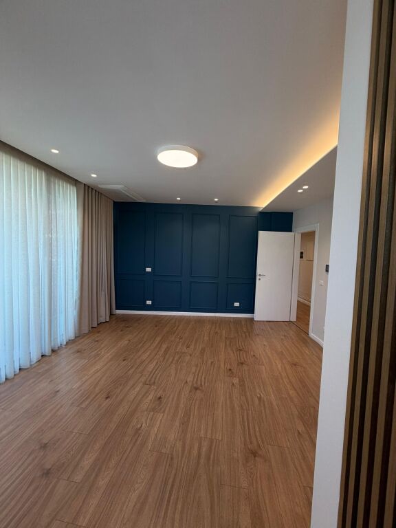 Ufficio in affitto a Lake View Residences, Tirana, 120 m². Foto 1 di 3