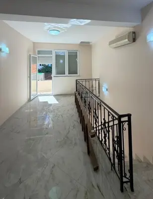 Ufficio in affitto a Rruga e Elbasanit, Tirana, 240 m². Foto 2 di 3