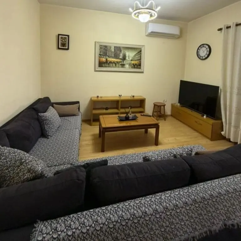 Casa indipendente 3+1 in affitto ad Astir, Tirana, 130 m²