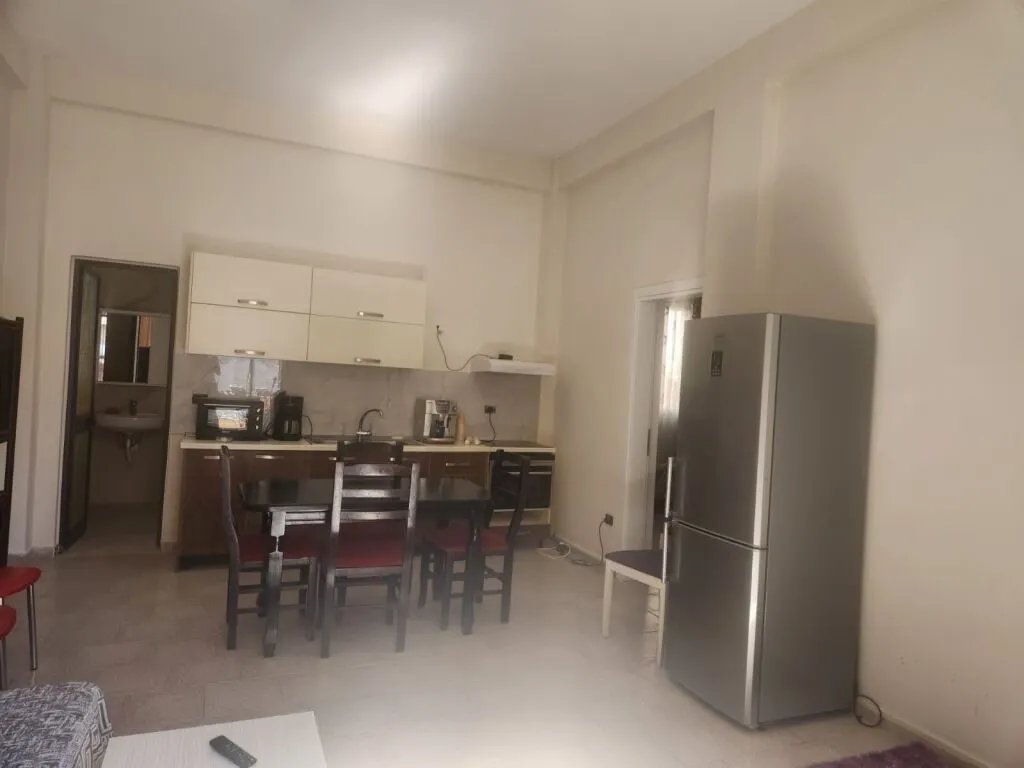 Apartment 1+1 for rent in 21 Dhjetori, Tirana, 70 m². Photo 1 of 4