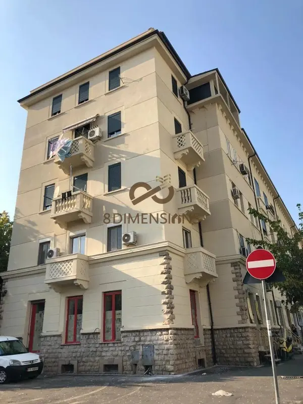 Zyrë me qera në Bulevardi Zogu I, Tiranë, 65 m²