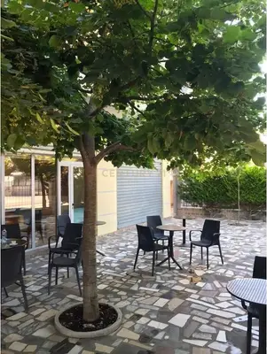 Lokal me qera në Rruga Skënderbeu, Kamëz, 900 m². Foto 2 nga 3