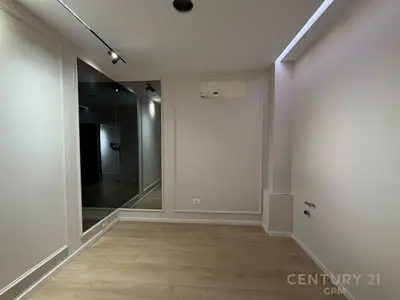 Zyrë me qera në Blloku, Tiranë, 130 m². Foto 8 nga 8