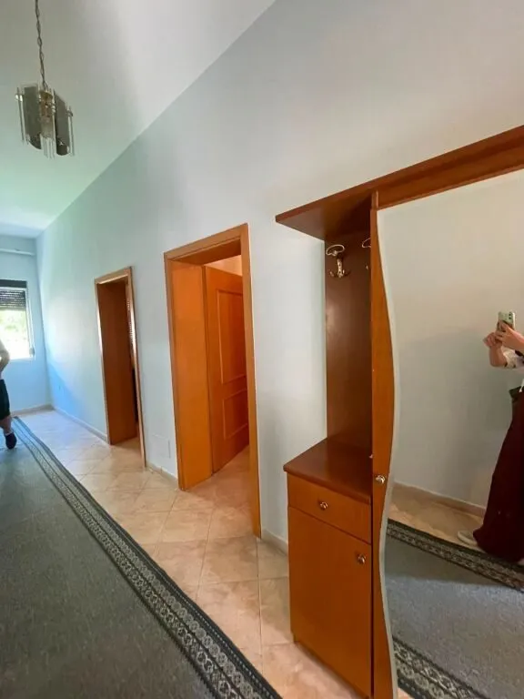 Casa indipendente 3+1 in affitto a Markata Fruta Perimeve & Bylmet, Durazzo, 119 m². Foto 1 di 12