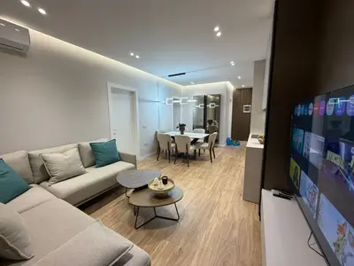 Apartament 2+1 me qera në Rruga Mine Peza, Tiranë, 110 m². Foto 7 nga 12