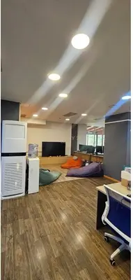 Zyrë me qera në Libri Universitar, Tiranë, 151 m². Foto 6 nga 9