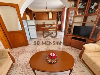 Apartament 2+1 me qera në Ali Demi, Tiranë, 90 m². Foto 2 nga 11