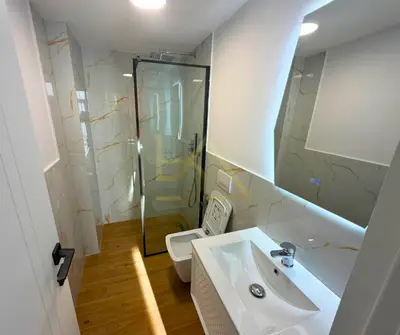 Appartamento 2+1 in affitto a Xhamia, Valona, 70 m². Foto 8 di 9
