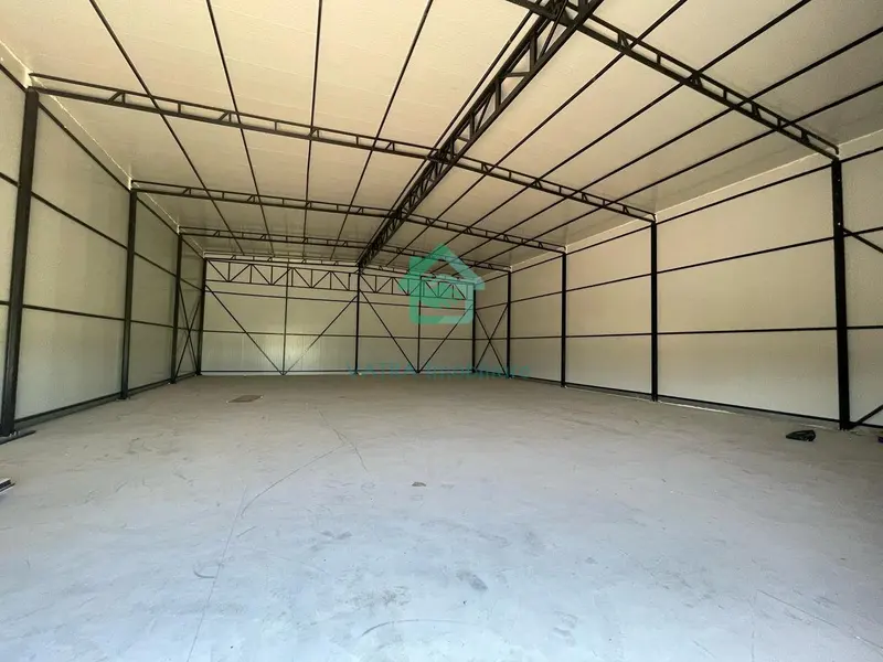 Magazinë me qera në Berxull, Tiranë, 352 m²