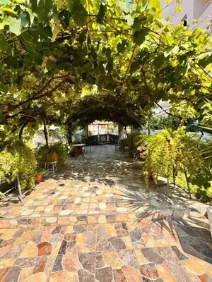Appartamento 2+1 in affitto a Plazhi Rrota e Kuqe, Durazzo, 150 m². Foto 2 di 8