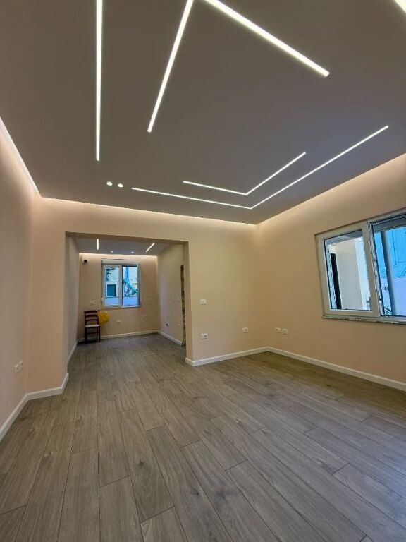 Vilë me qera në 21 Dhjetori, Tiranë, 341 m²