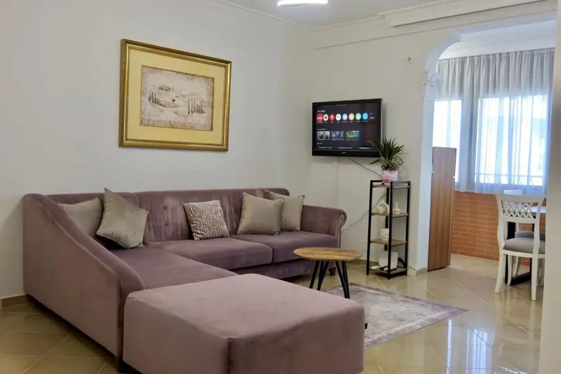 Apartament 2+1 me qera në Ish Ekspozita, Tiranë, 73 m²