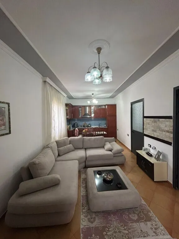 Villa 2+1 in affitto a Rruga Siri Kodra, Tirana, 80 m². Foto 1 di 8