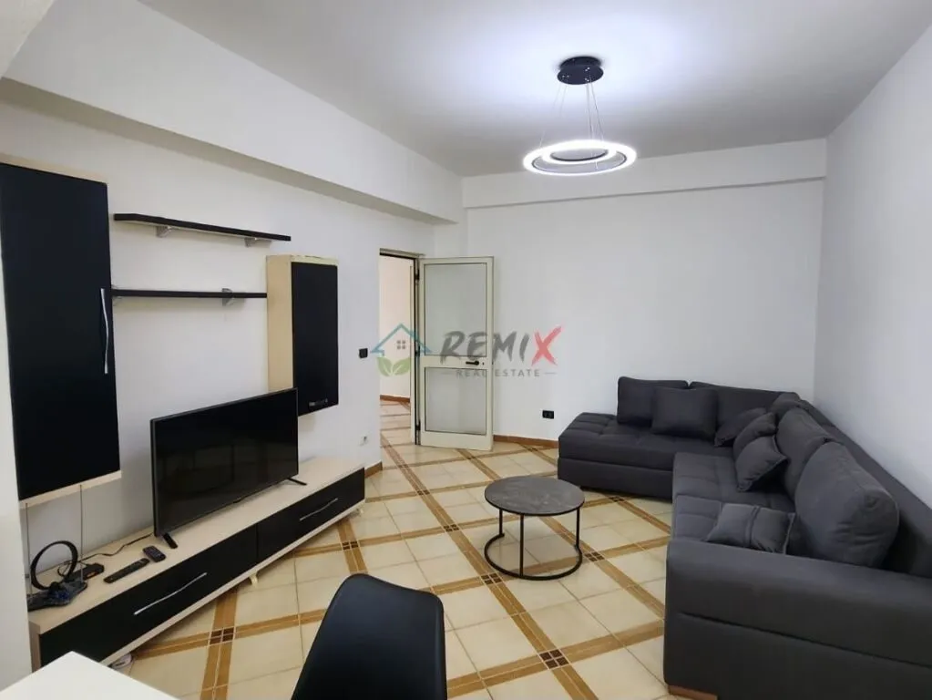 Apartament 2+1 me qera në Rruga Abaz Çelkupa, Durrës, 100 m². Foto 1 nga 12