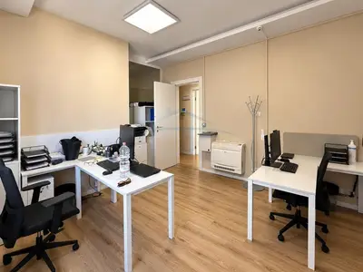 Ufficio in affitto a Blloku, Tirana, 202 m². Foto 5 di 6