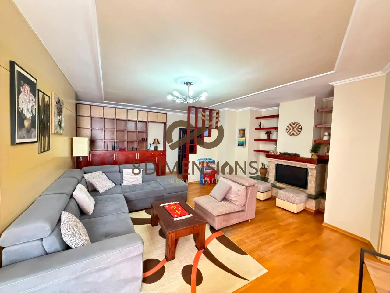 Apartament 2+1 me qera në Rruga e Barrikadave, Tiranë, 125 m². Foto 1 nga 6