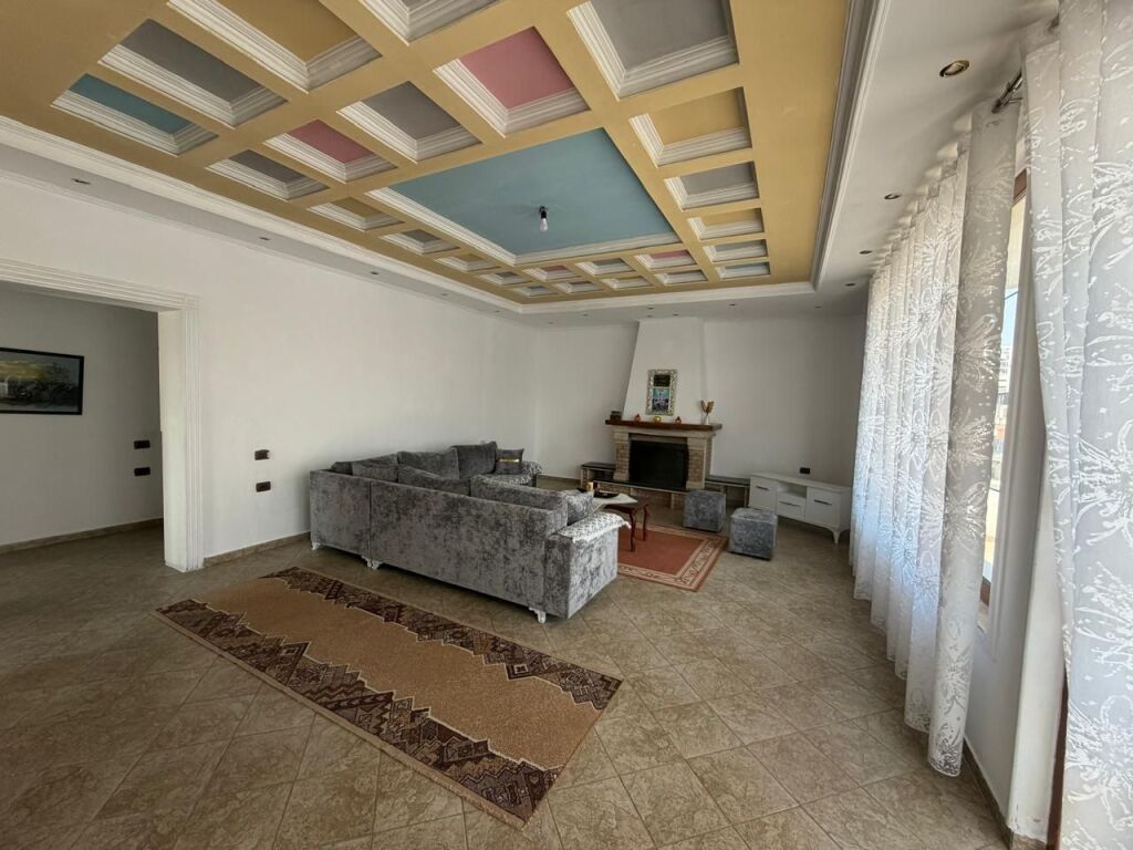 Apartment 2+1 for rent in Rruga e Kavajës, Tirana, 140 m²
