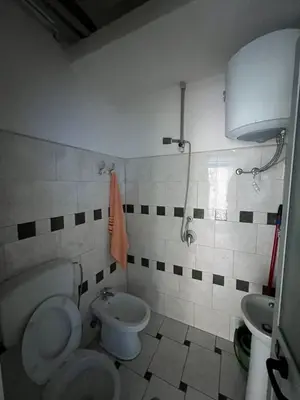 Locale commerciale in affitto a KAZAZI...Therje, Durazzo, 45 m². Foto 3 di 3