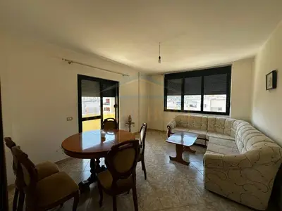Appartamento 2+1 in affitto a Rruga Mujo Ulqinaku, Durazzo, 92 m². Foto 1 di 7