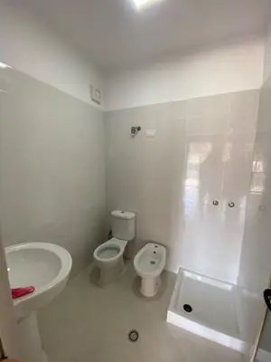 Apartament 2+1 me qera në Ardeno Mobilime, Tiranë, 127 m². Foto 8 nga 11