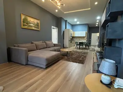 Apartament 1+1 me qera në Liqeni i Thatë, Tiranë, 120 m². Foto 4 nga 10
