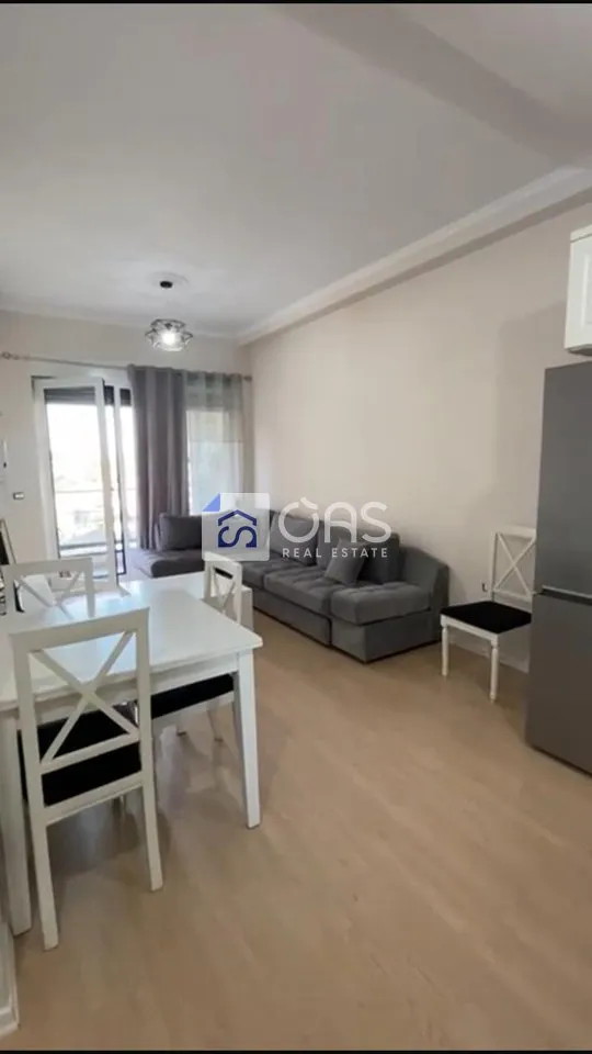 Apartament 1+1 me qera në Kompleksi Magnet, Tiranë, 60 m². Foto 1 nga 6