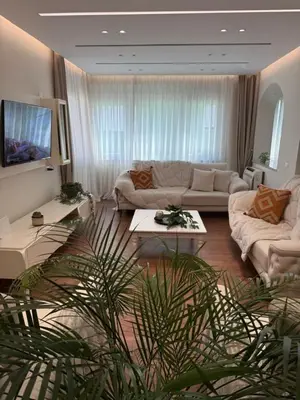 Penthouse me qera në Blloku, Tiranë, 170 m². Foto 10 nga 12