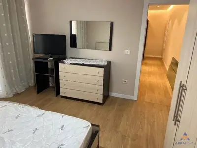 Apartament 1+1 me qera në Tregu Elektrik, Tiranë, 78 m². Foto 5 nga 6
