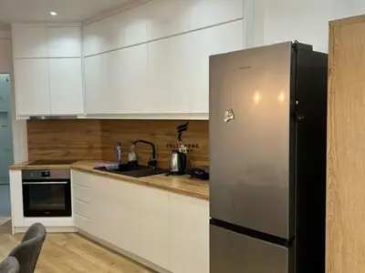 Appartamento 1+1 in affitto a Xhamia e Tabakeve, Tirana, 70 m². Foto 2 di 4